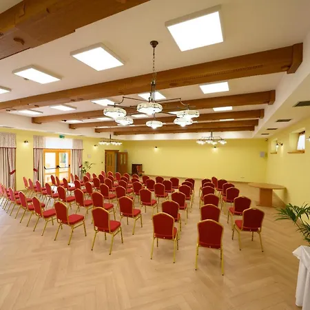 Hotel Julianin Dvor 3*