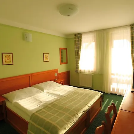 Hotel Julianin Dvor 3*
