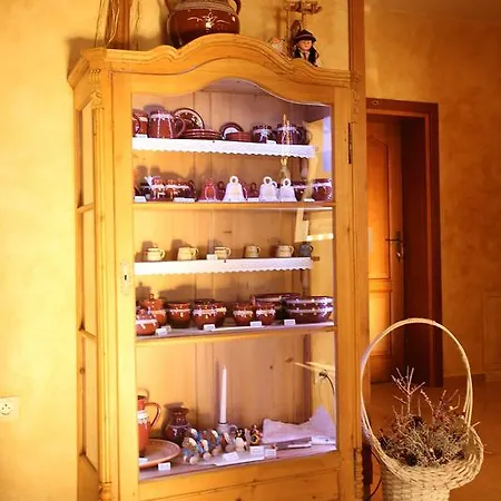 Julianin Dvor Hotell