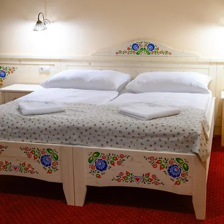 Hotel Julianin Dvor 3*