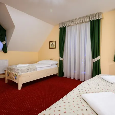 Julianin Dvor Hotell 3*