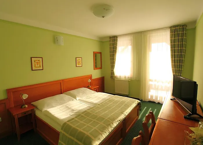 Hotel Julianin Dvor 3*